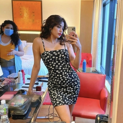 Janhvi Kapoor Pics - 3 of 3