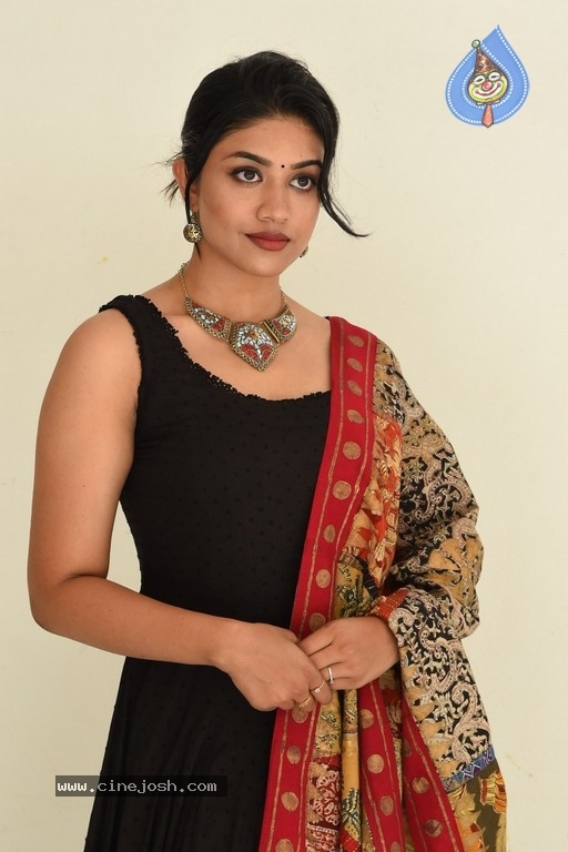 Malavika Satheesan Photos - 13 / 20 photos