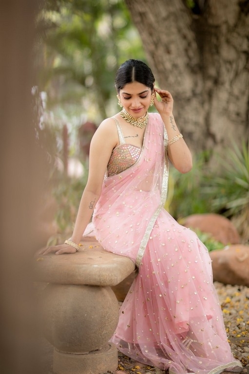 Nikitha Iyyappan Photos - 4 / 4 photos