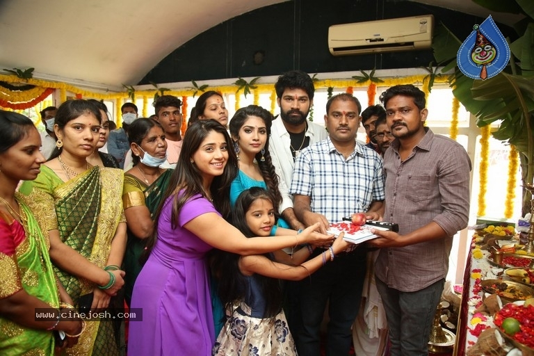 Andamaina Lokam Movie Opening - 12 / 14 photos