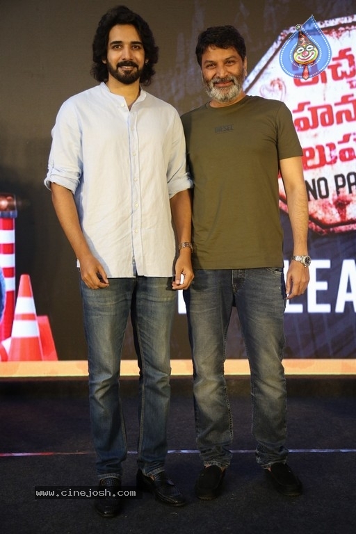 Ichata Vahanamulu Niluparadu Pre Release Event - 26 / 53 photos