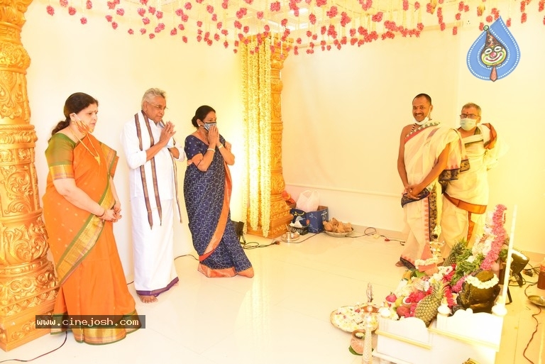 Mahesh Babu launches Chakrasidh - 9 / 28 photos