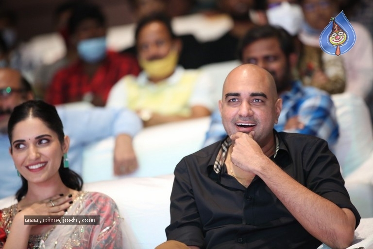 Nootokka Jillala Andagadu Pre Release Event - 7 / 21 photos