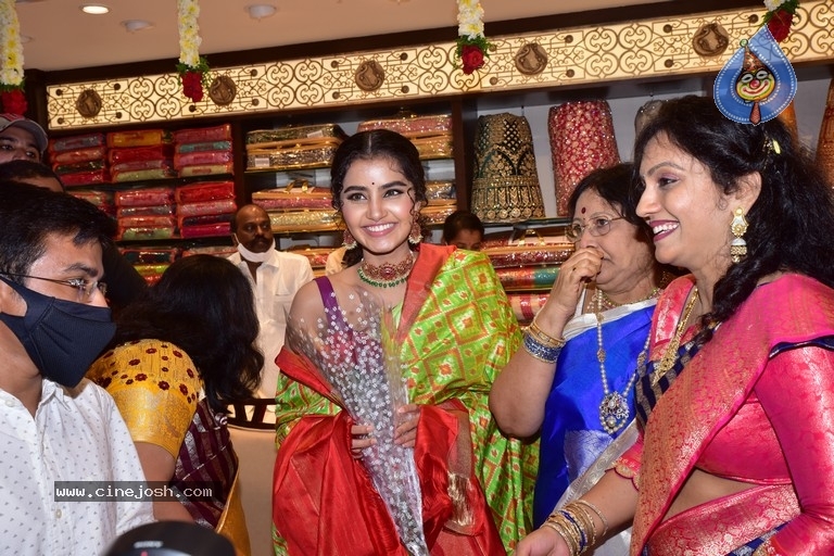 Anupama Parameshwaran Launches Kisan Fashion Mall - 1 / 18 photos