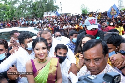 Anupama Parameshwaran Launches Kisan Fashion Mall - 16 of 18