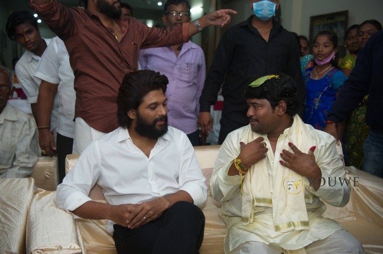 Eluru Seenu Wedding Photos - 8 / 9 photos