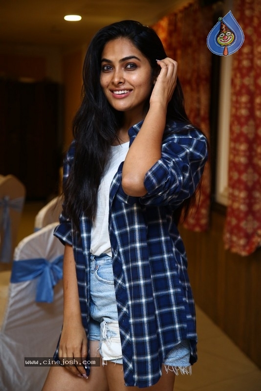 Divi Vadthya - 32 / 32 photos