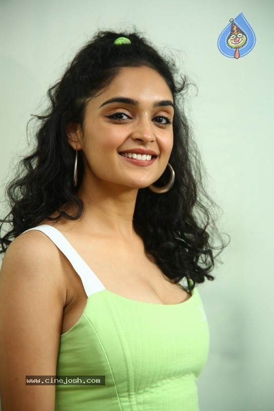 Kashish Khan Photos - 5 / 20 photos