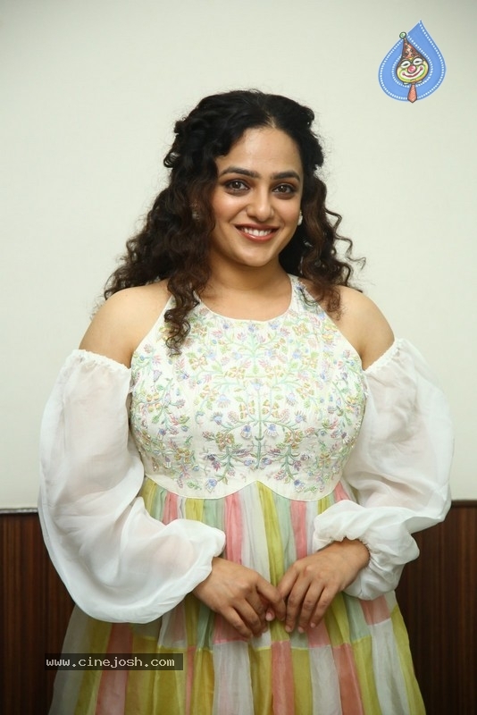 Nithya Menen Photos - 16 / 21 photos