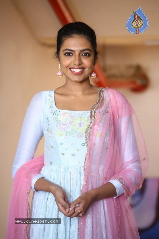 Shivani Rajasekhar Photos - 12 / 19 photos