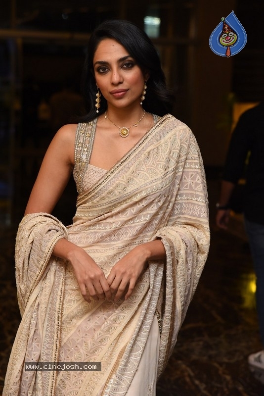 Sobhita Dhulipala Photos - 9 / 14 photos