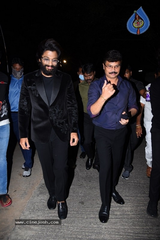 Akhanda Pre Release Event 02 - 6 / 17 photos