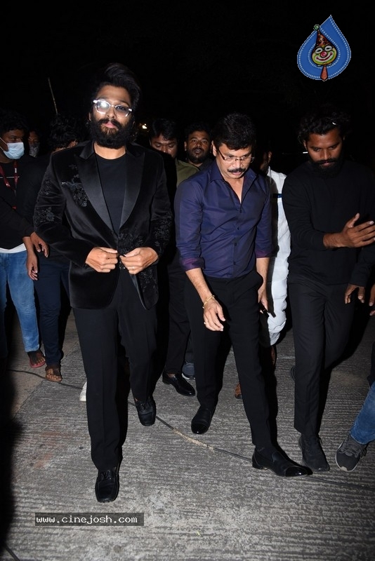 Akhanda Pre Release Event 02 - 14 / 17 photos