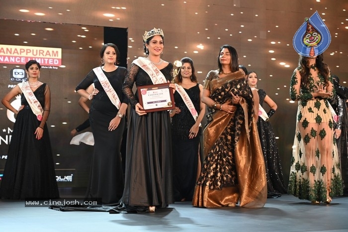 Mrs South India Fashion Show - 2 / 30 photos