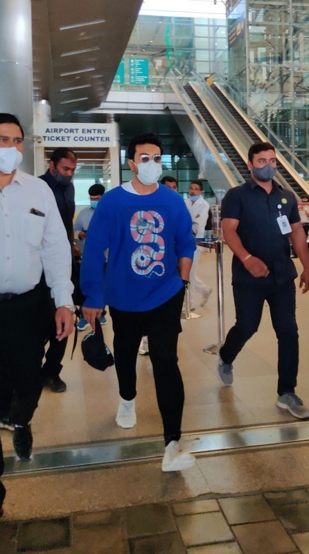 Ram Charan spotted at Hyderabad International Airport - 2 / 4 photos