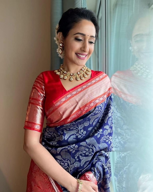 Pragya Jaiswal Photos - 1 / 4 photos