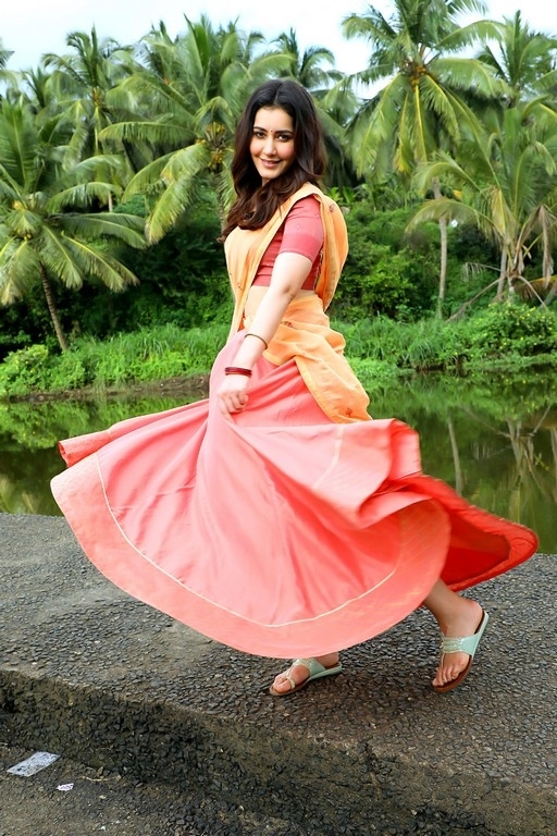 Raashi Khanna Photos - 8 / 8 photos