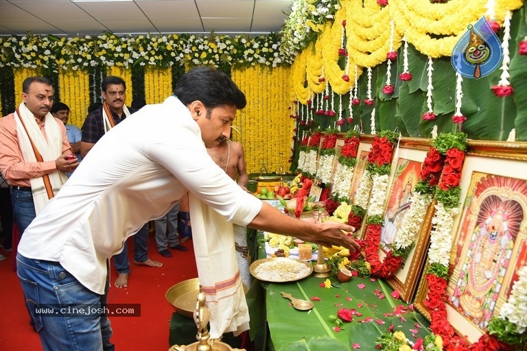 Gopichand New Movie Opening - 25 / 51 photos