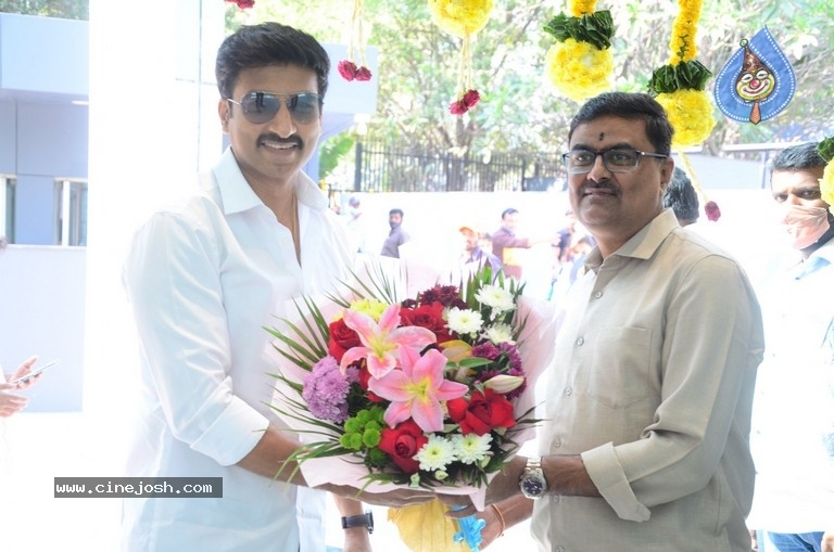 Gopichand New Movie Opening - 39 / 51 photos