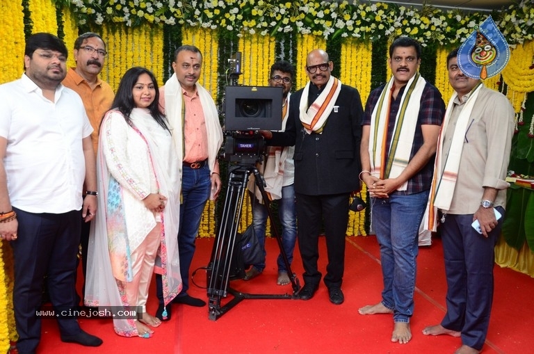 Gopichand New Movie Opening - 42 / 51 photos