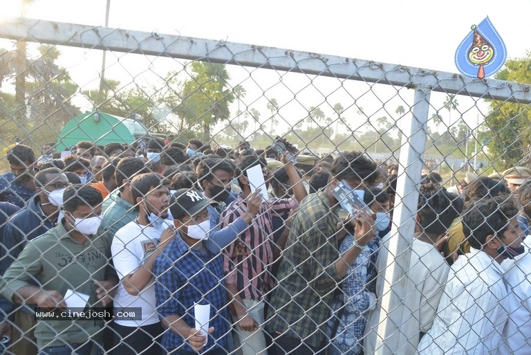 Radhe Shyam Pre Release Event 01 - 14 / 21 photos