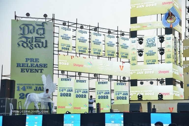 Radhe Shyam Pre Release Event 01 - 16 / 21 photos