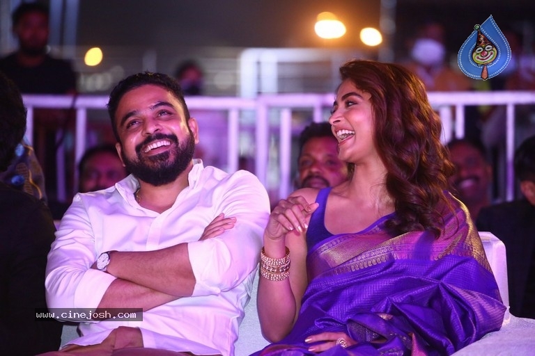 Radhe Shyam Pre Release Event 2 - 25 / 63 photos