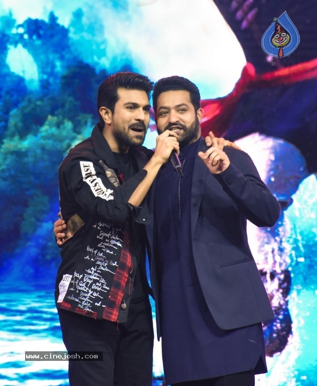 Roar of RRR in Mumbai - 27 / 29 photos