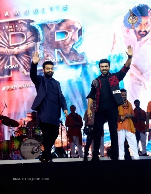 Roar of RRR in Mumbai - 23 of 29