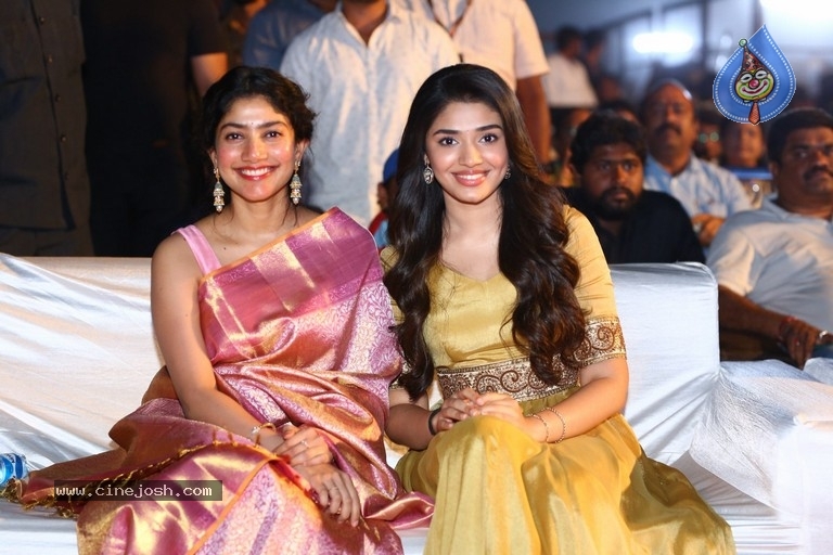 Shyam Singha Roy Royal Event - 13 / 40 photos