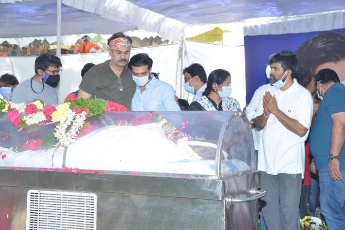 Senior Heroes at Sirivennela Sitarama Sastry Condolences - 13 / 57 photos