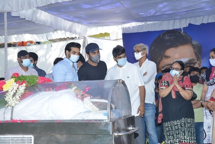 Senior Heroes at Sirivennela Sitarama Sastry Condolences - 15 / 57 photos