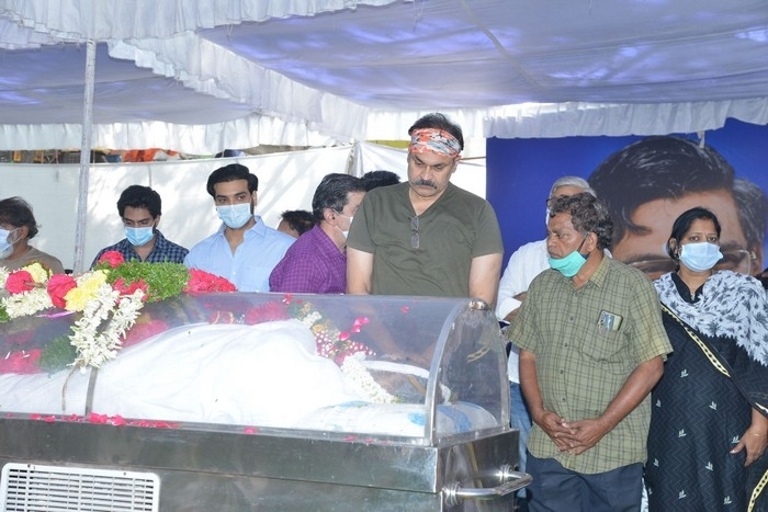 Senior Heroes at Sirivennela Sitarama Sastry Condolences - 20 / 57 photos