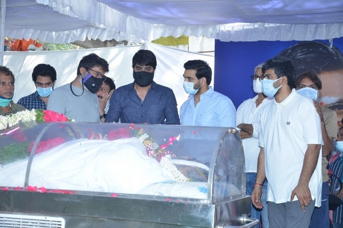 Senior Heroes at Sirivennela Sitarama Sastry Condolences - 21 / 57 photos