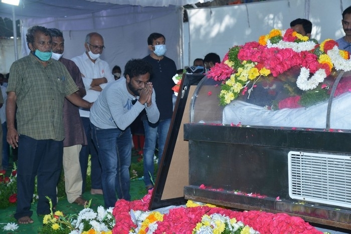 Senior Heroes at Sirivennela Sitarama Sastry Condolences - 25 / 57 photos