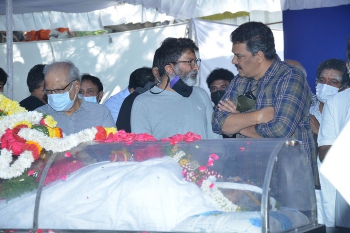 Senior Heroes at Sirivennela Sitarama Sastry Condolences - 27 / 57 photos