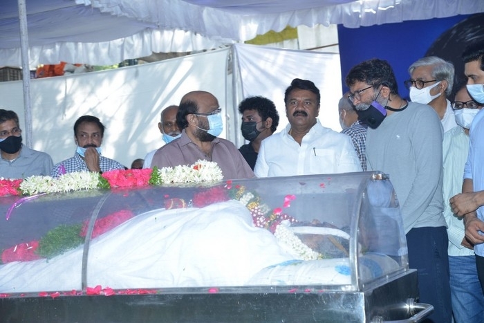 Senior Heroes at Sirivennela Sitarama Sastry Condolences - 29 / 57 photos
