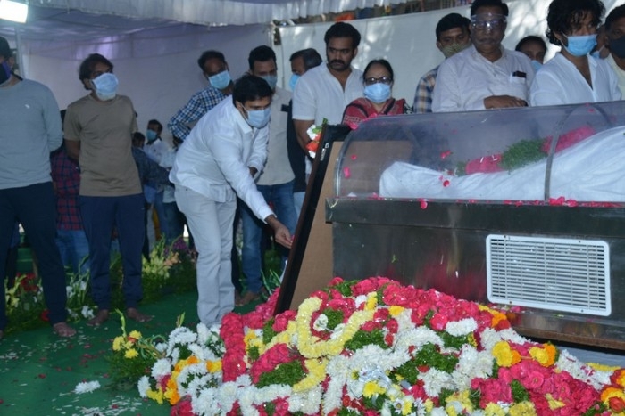 Senior Heroes at Sirivennela Sitarama Sastry Condolences - 45 / 57 photos