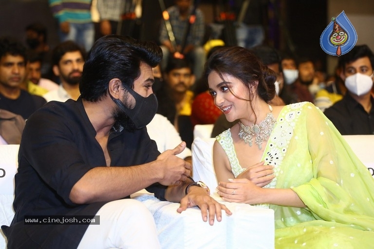 Good Luck Sakhi Pre Release Event - 18 / 54 photos