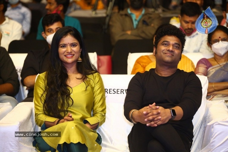 Good Luck Sakhi Pre Release Event - 22 / 54 photos