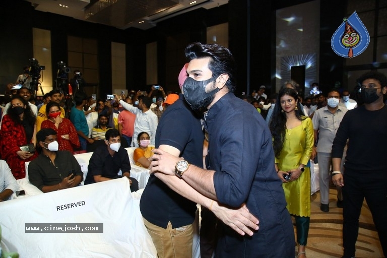 Good Luck Sakhi Pre Release Event - 24 / 54 photos