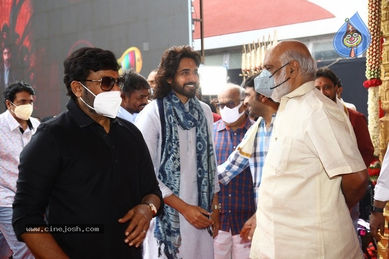 Ravanasura Movie Opening - 36 / 59 photos