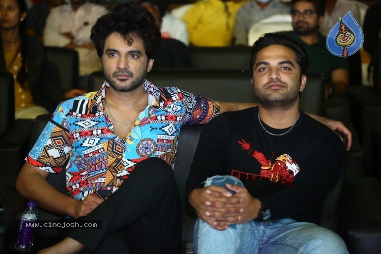 DJ Tillu Pre Release Event - 6 / 29 photos