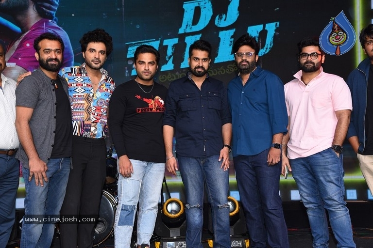 DJ Tillu Pre Release Event - 19 / 29 photos