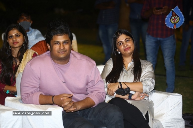 Malli Modalaindi Pre Release Event - 10 / 33 photos