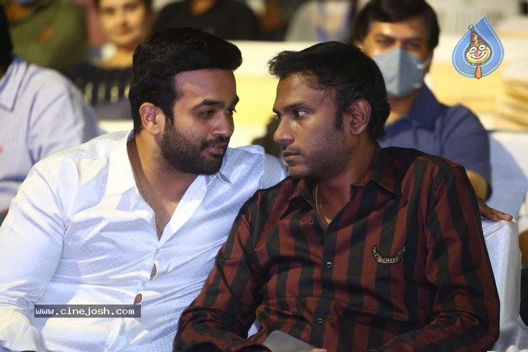 Malli Modalaindi Pre Release Event - 30 / 33 photos