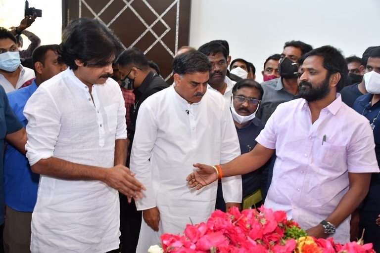 AP Minister Goutham Reddy Condolences Photos - 5 / 16 photos