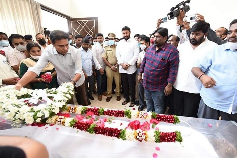AP Minister Goutham Reddy Condolences Photos - 9 / 16 photos
