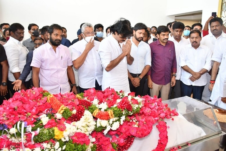 AP Minister Goutham Reddy Condolences Photos - 10 / 16 photos