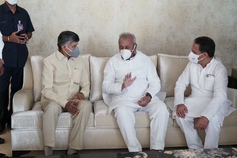 AP Minister Goutham Reddy Condolences Photos - 13 / 16 photos